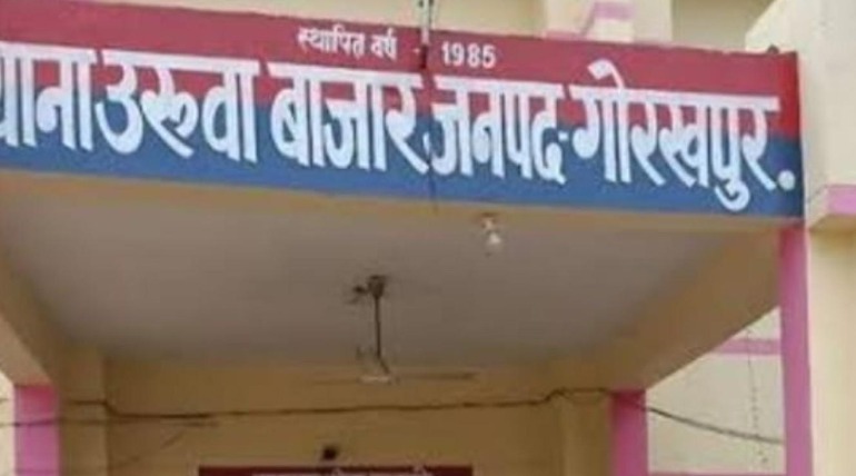 गोरखपुर में ट्रक ने पिकअप को मारी टक्कर:चालक-राहगीर गंभीर घायल, जिला अस्पताल रेफर; ड्राइवर पर केस दर्ज