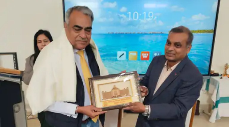 गोरखपुर के विश्वविद्यालय में स्मार्ट क्लास का शुभारंभ