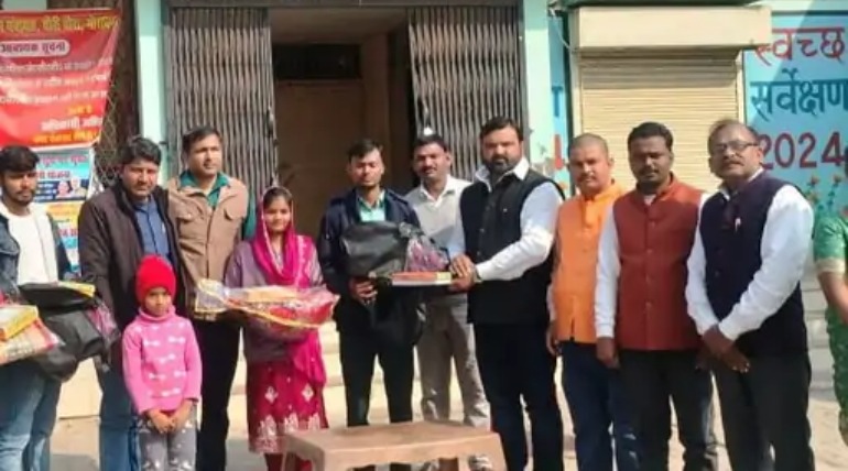 चयनित जोड़ों को मिले शगुन: चौरीचौरा चेयरमैन ने दिए उपहार, 20 जनवरी को होगा आयोजन