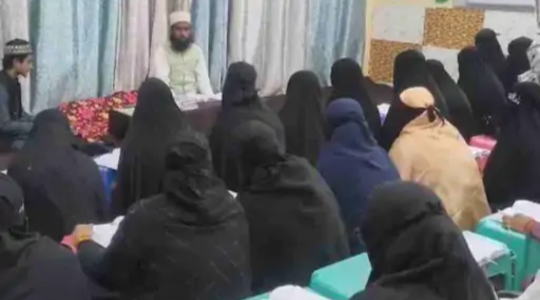 गोरखपुर में इस्लामी कार्यशाला: इल्म-ए-गैब पर विस्तृत चर्चा:दूसरे सप्ताह के सत्र में उलेमा ने धार्मिक पहलुओं को समझाया