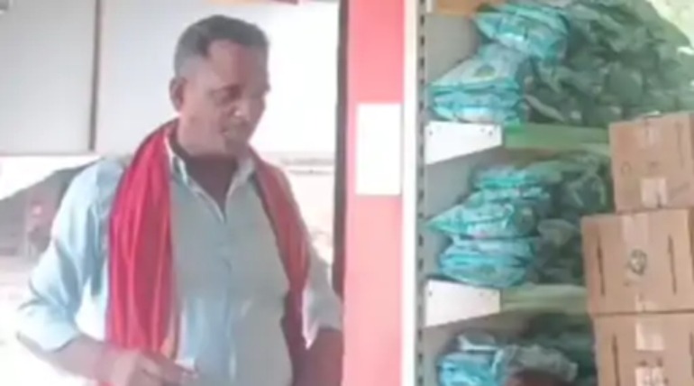 गोरखपुर में रिपोर्ट के लिए लेखपाल ने मांगे पैसे:बोलें - कम से कम 1 हजार तो पड़ेगा, ग्रामीणों ने लगाए गंभीर आरोप