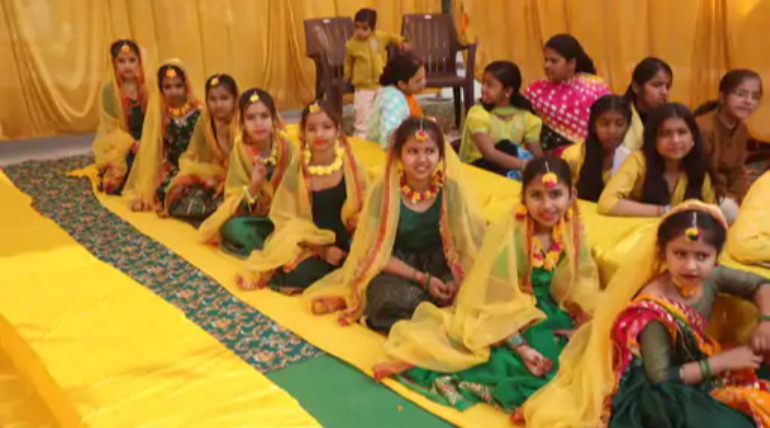 बच्चों ने 'ॐ', 'श्री' लिखकर शुरू की शिक्षा, वसंत पंचमी पर दिखी संस्कृति की झलक, मनमोहक प्रस्तुतियों ने जीता दिल