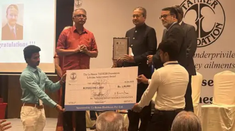 वरिष्ठ किडनी रोग विशेषज्ञ पद्मश्री डॉ. हेमंत को लाइफटाइम अचीवमेंट अवार्ड, 33वें टैंकर एनुअल चैरिटी अवार्ड नाइट में सम्मानित