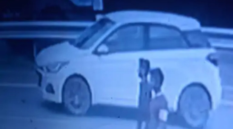 सड़क हादसे में महिला की मौत, बेकाबू चार पहिया वाहन ने रौंदा, सीसीटीवी फुटेज गायब