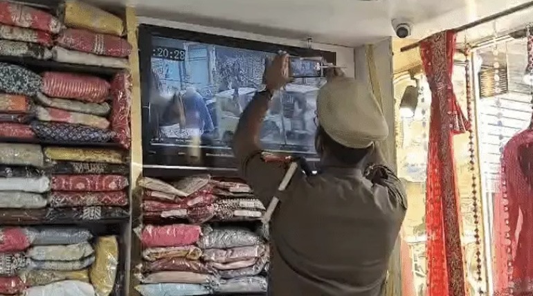 घंटाघर बाजार में 9.50 लाख की टप्पेबाजी, सराफा व्यापारी के कर्मचारी से GST के कागज मांगे, फिर रुपए ऐंठे