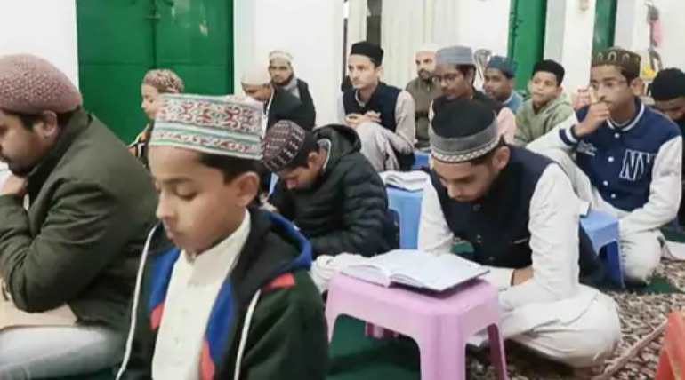 रमजान: इबादत-इस्लामी अकीदों पर कार्यक्रम, संयम और आखिरत की याद पर दिया संदेश