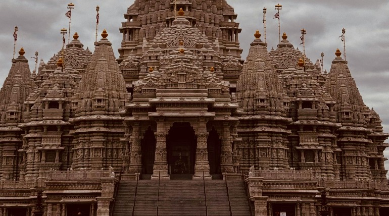 प्राचीन हनुमान मंदिर, बेलघाट में 11 से 18 फरवरी तक नवनिर्मित राम दरबार मंदिर का लोकार्पण, मोटरसाइकिल रैली निकाली