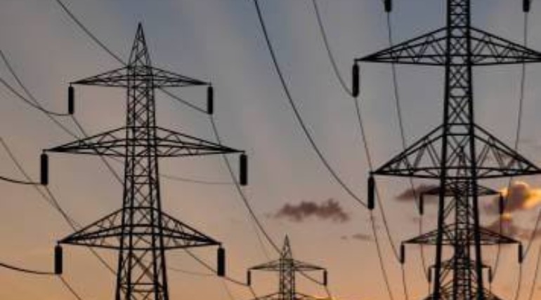 करंट से बिजलीकर्मी की मौत, परिजनों ने सड़क जाम कर किया हंगामा, लगाए आरोप