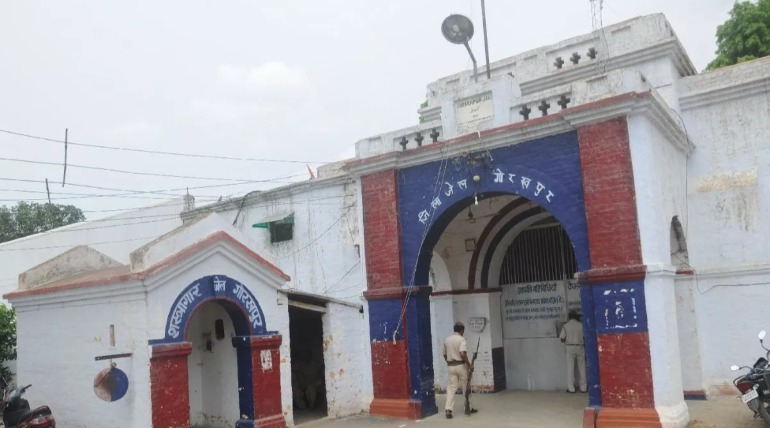 जेल में ठगी के आरोपी पर हमला, नुकीली वस्तु से मारकर किया घायल, सोते समय बंदी से हुआ था झगड़ा