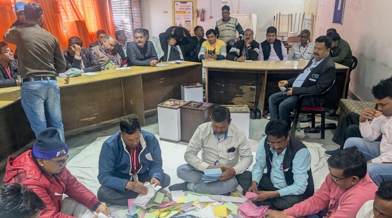 प्रेस क्लब चुनाव में 87% मतदान, 595 वोट मतपेटियों में बंद, देर शाम तक चलती रही मतगणना