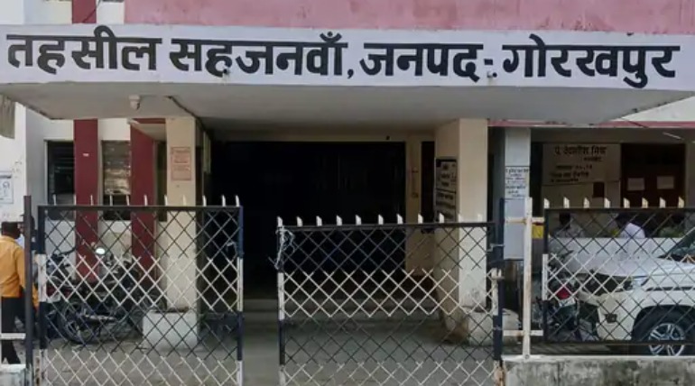 यूपी बोर्ड परीक्षा में 'मुन्नाभाई' गिरफ्तार, दूसरे छात्र की जगह सामाजिक विज्ञान का पेपर देते पकड़ा