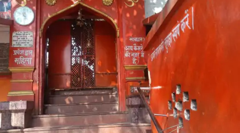 चंद्रग्रहण के कारण मंदिर बंद, सुबह से शाम तक दर्शन-पूजन स्थगित रहे