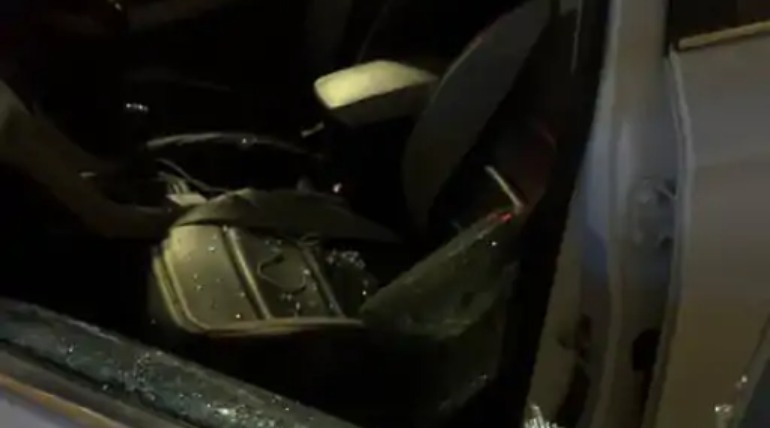 कार का शीशा तोड़कर ढाई लाख  रूपए लेकर फरार, सैलून में कार मालिक करा रहा था शेविंग, पुलिस जांच में जुटी