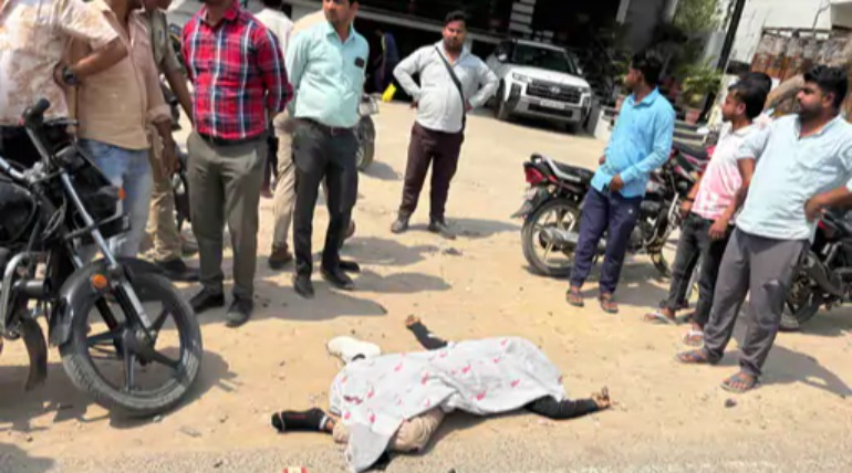 टेंपो-बाइक की टक्कर में एक की मौत, तीन घायल, इलाज जारी