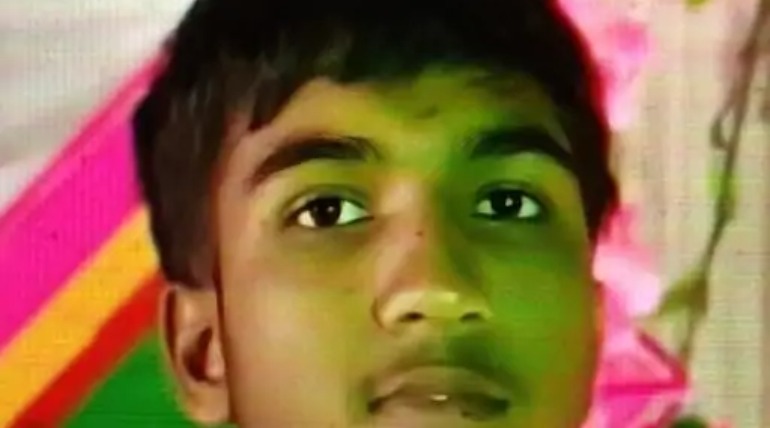 बाइक-ट्रॉली की टक्कर में छात्र की मौत, अस्पताल में इलाज के दौरान दम तोड़ा, परिवार में पसरा मातम