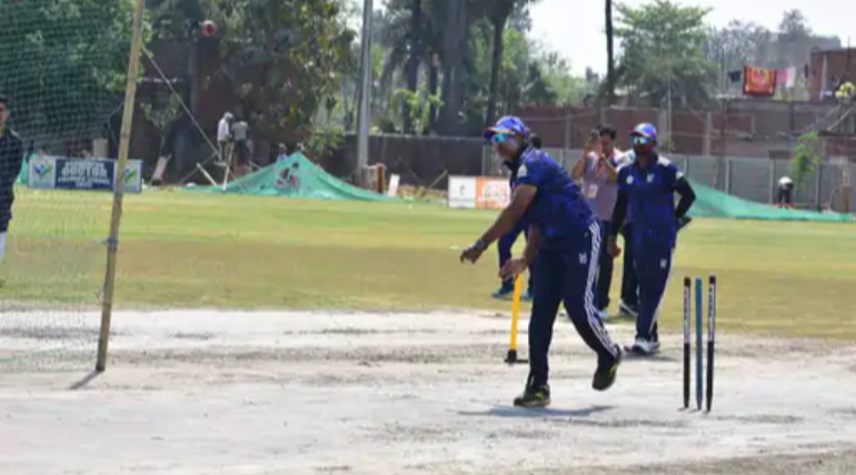 गोरखपुर में जुटे क्रिकेट के बड़े खिलाड़ी, खिलाड़ियों को बेहतर ट्रेनिंग देने की पहल