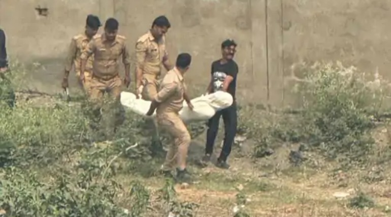 महराजगंज के युवक की संदिग्ध मौत, पेड़ से लटकी लाश मिली, बहन-बहनोई से पुलिस कर रही पूछताछ