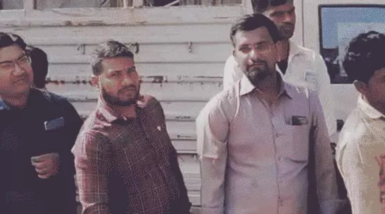 गैस के लिए लगी लंबी लाइन, बिना सिलेंडर के घर जा रहे 200 से अधिक लोग