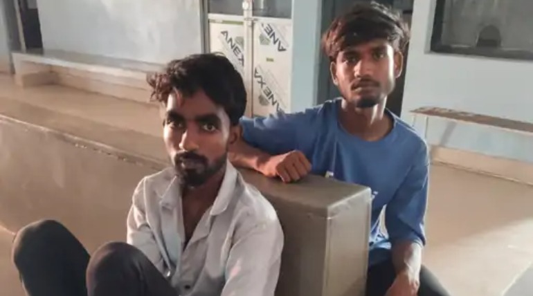 नशे में धुत युवक ने पुलिस से की अभद्रता, रासलीला कार्यक्रम में उत्पात मचाने पर गिरफ्तार