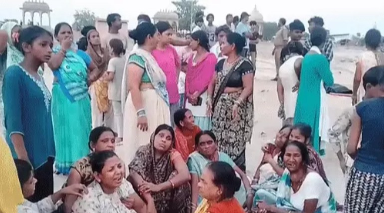 राप्ती नदी में डूबने से 3 बच्चों की मौत, आधे घंटे सर्च आपरेशन के बाद मिले शव, घर में मचा कोहराम