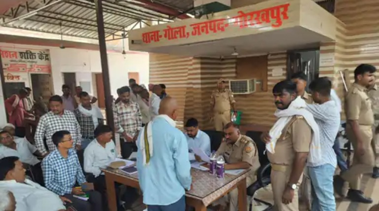 सीसी रोड पर बाइक रोकने पर मिस्त्री समेत 3 लोगों की पिटाई, बाइक रोकने पर मारपीट, मुकदमा दर्ज
