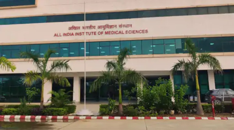 एम्स में डॉक्टरों के पदों में गड़बड़ी, सात विभागों में मनमाने ढंग से बदली गई श्रेणी और जाति, स्वास्थ्य मंत्रालय तक पहुंची शिकायत