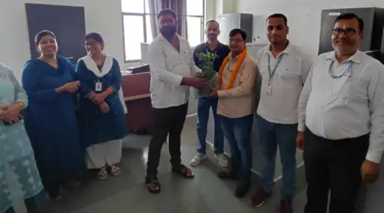 गीडा के बुद्धा लॉ कॉलेज के विधि विभागाध्यक्ष का चयन, छात्र-छात्राओं ने किया स्वागत, दी शुभकामनाएं