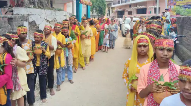 सप्त दिवसीय भागवत कथा शुरू, भव्य कलश यात्रा के साथ हुआ शुभारंभ, 10 जून तक चलेगा आयोजन