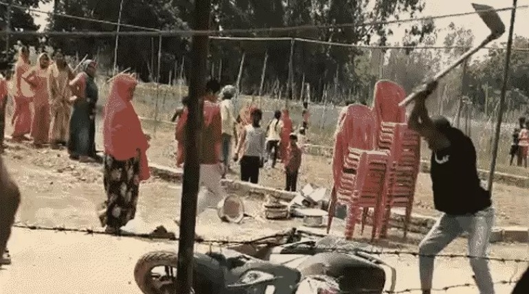 छोटे भाई की गोली मारकर हत्या, मां के ब्रह्मभोज के दिन खूनी संघर्ष, स्कूटी में की तोड़फोड़, फरवरी में थी मृतक की शादी