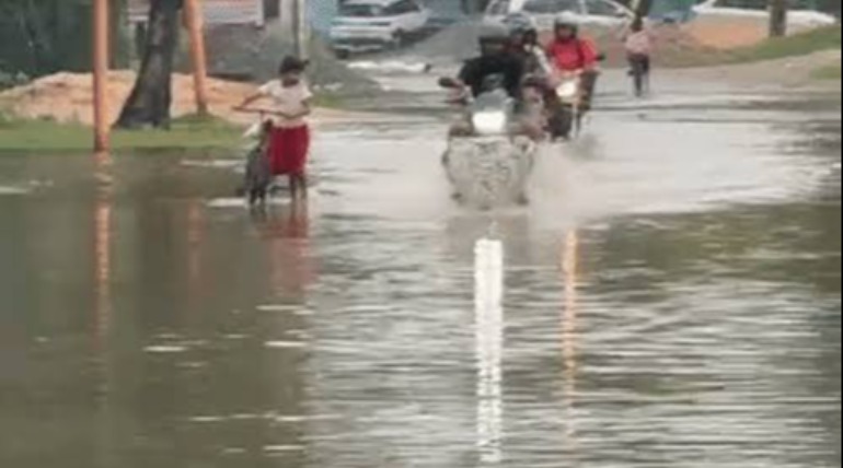 बरसात के पानी से नगर में भारी जलजमाव, रामगढ़ ताल का जलस्तर एक मीटर बढ़ा