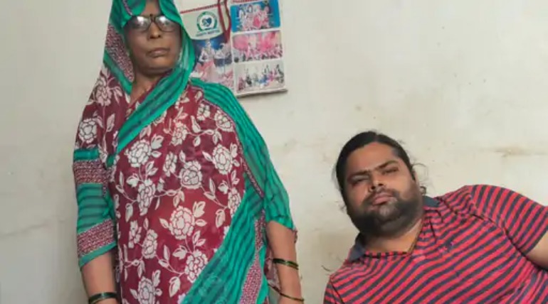 फाइनेंस कंपनी के मैनेजर पर ऋण हेरफेर का आरोप, गोरखपुर में महिला ने एसएसपी से जांच की मांग