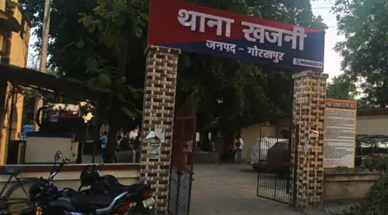 डीसीएम ने स्कूटी सवार महिला को मारी टक्कर, गोरखपुर के खजनी में फोरलेन पर हादसा
