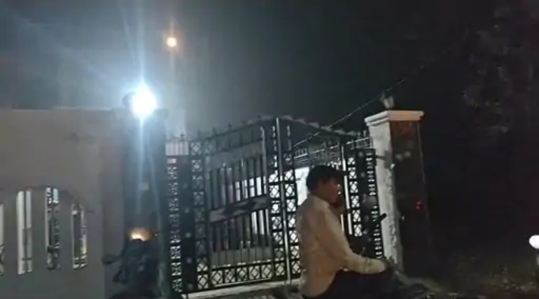 दो महीने बाद फिर उसी घर को बनाया निशाना, गोरखपुर पुलिस गश्त की आवाज के बीच चोरी का प्रयास