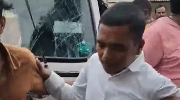 गोरखपुर में बाइक-ऑटो की टक्कर, पांच लोग घायल, अंबे टॉकीज के सामने हुआ हादसा, यातायात पर पड़ा असर