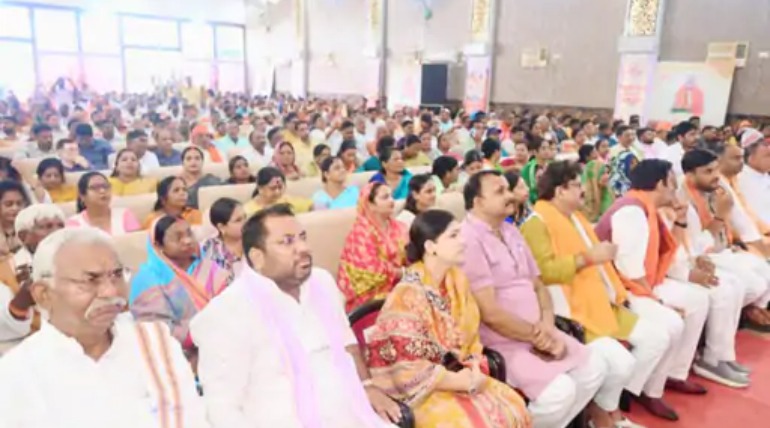 विधायक सरवन निषाद ने विकसित चौरी-चौरा बनाने का संकल्प दोहराया, विकसित भारत संकल्प सभा में हुए शामिल