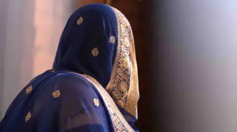 महिला ने पट्टीदारों पर गाली-गलौज आरोप लगाया, अश्लील वीडियो वायरल करने की धमकी
