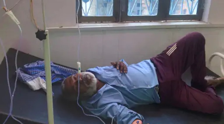 रेवड़ी खाने से 50 से ज्यादा लोग बीमार, मझगावां में उल्टी-दस्त और पेट दर्द की शिकायत