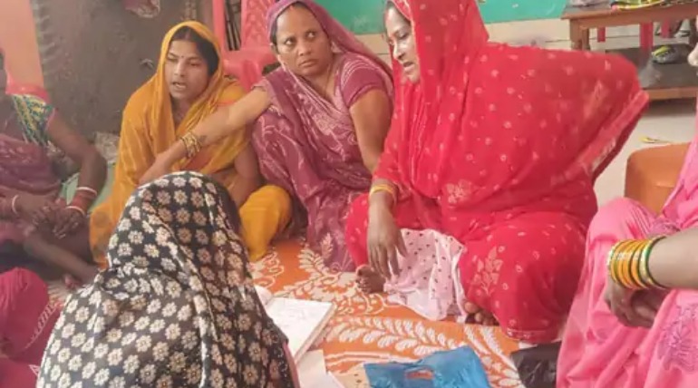 प्रेरणा-समूह की महिलाएं सरकारी मदद से आगे बढ़ने को तैयार