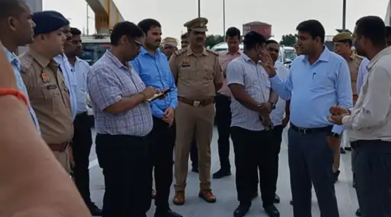 सीएम योगी 17अक्टूबर को करेंगे भोपा बाजार ओवरब्रिज का उद्घाटन, डीएम दीपक मीणा ने तैयारियों का जायजा लिया